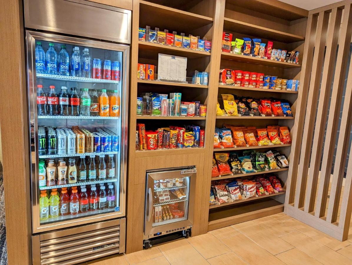 Holiday Inn Express Indianapolis Airport By Ihg Plainfield Buitenkant foto