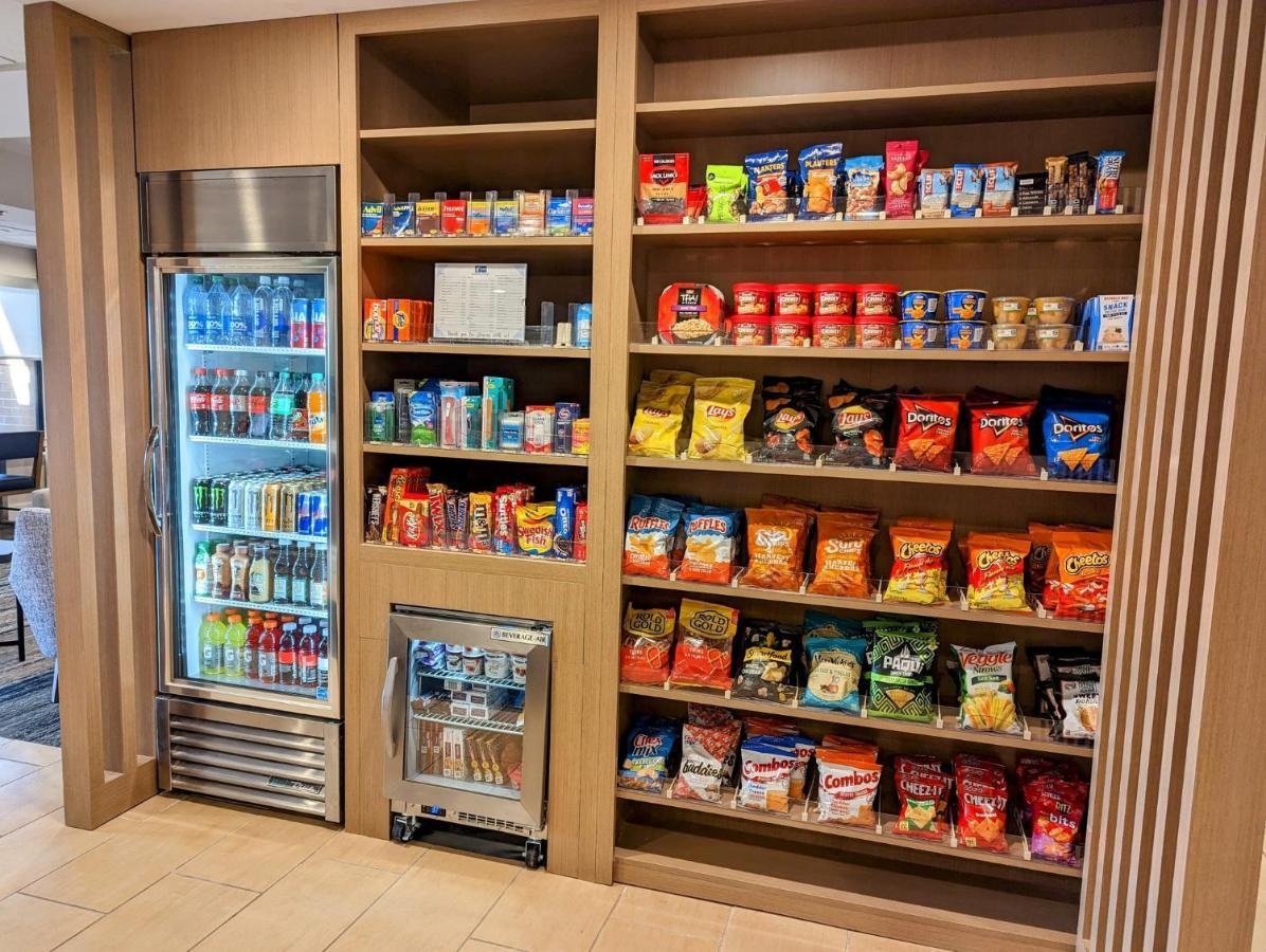 Holiday Inn Express Indianapolis Airport By Ihg Plainfield Buitenkant foto