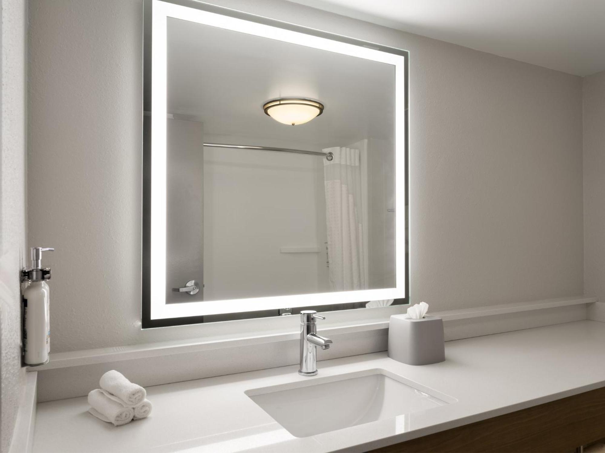 Holiday Inn Express Indianapolis Airport By Ihg Plainfield Buitenkant foto